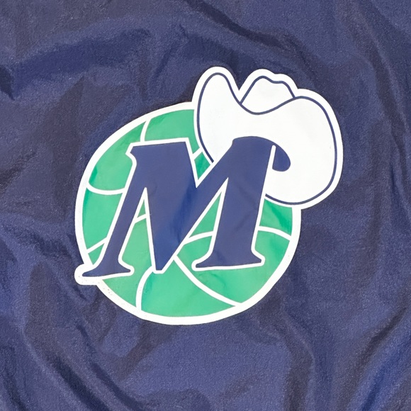 NWOT Dallas Mavericks Cropped Windbreaker Jacket by Mitchell & Ness Size M - Picture 7 of 7